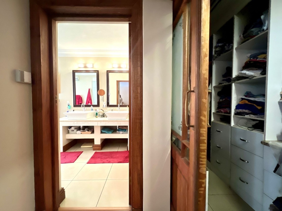 5 Bedroom Property for Sale in The Wilds Gauteng