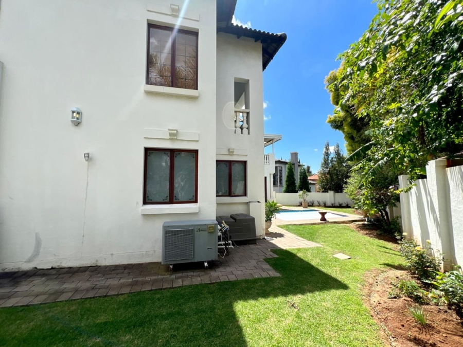 5 Bedroom Property for Sale in The Wilds Gauteng