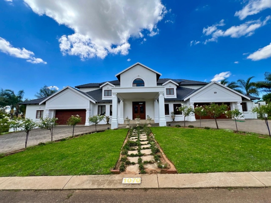 5 Bedroom Property for Sale in The Wilds Gauteng