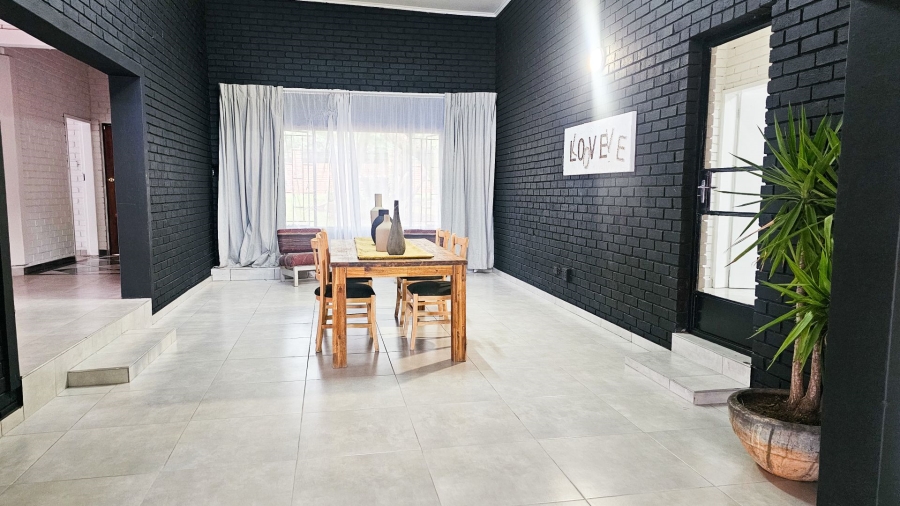 4 Bedroom Property for Sale in Florauna Gauteng