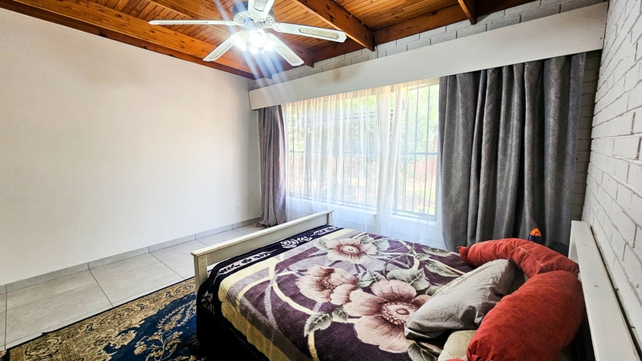 4 Bedroom Property for Sale in Florauna Gauteng