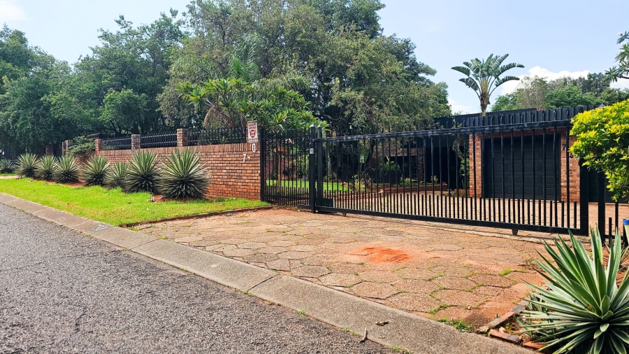 4 Bedroom Property for Sale in Florauna Gauteng