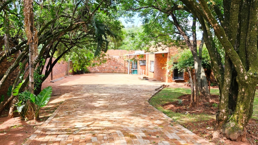 4 Bedroom Property for Sale in Florauna Gauteng