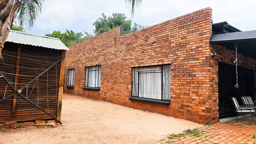 4 Bedroom Property for Sale in Florauna Gauteng