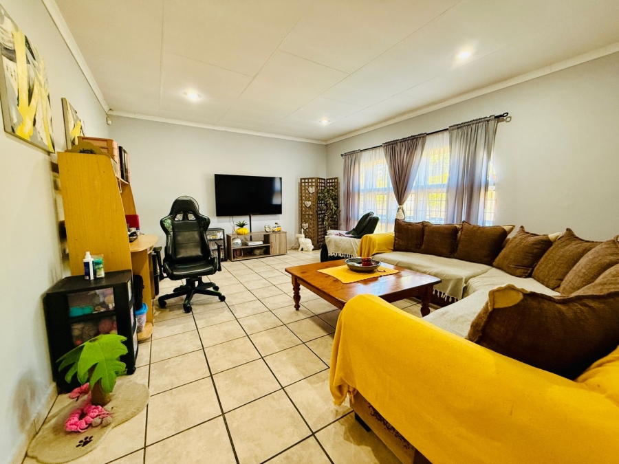 6 Bedroom Property for Sale in Theresa Park Gauteng