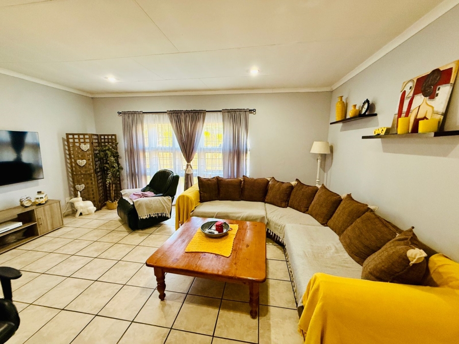 6 Bedroom Property for Sale in Theresa Park Gauteng