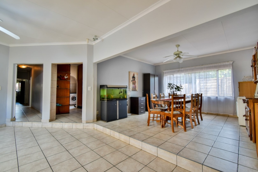 6 Bedroom Property for Sale in Theresa Park Gauteng