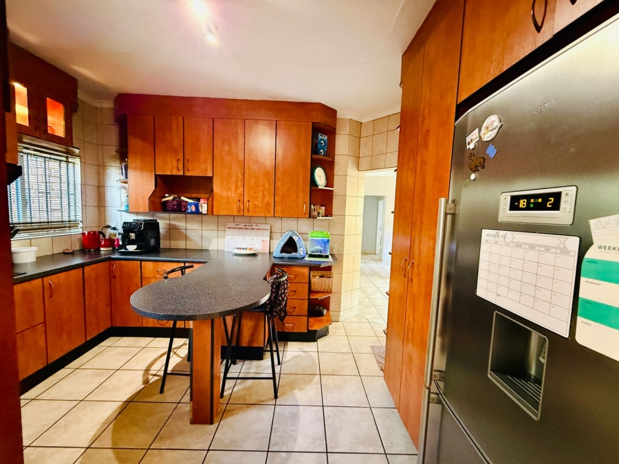 6 Bedroom Property for Sale in Theresa Park Gauteng