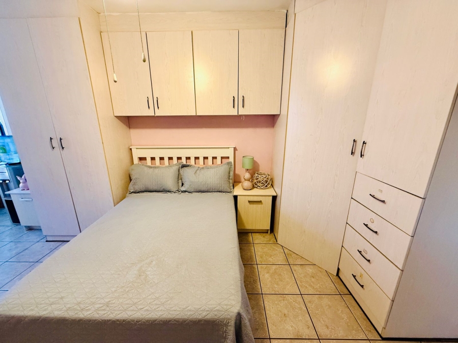 6 Bedroom Property for Sale in Theresa Park Gauteng