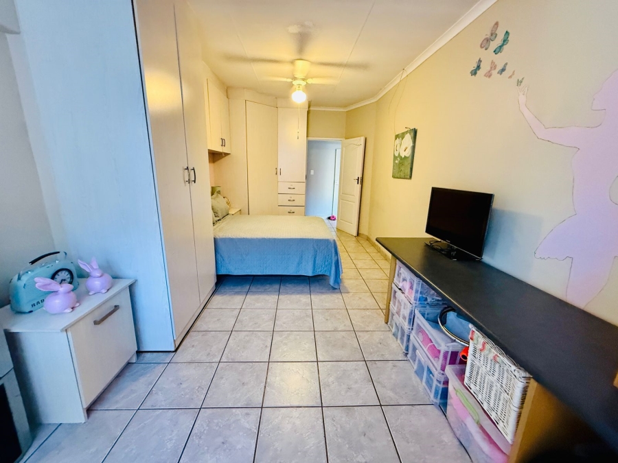 6 Bedroom Property for Sale in Theresa Park Gauteng