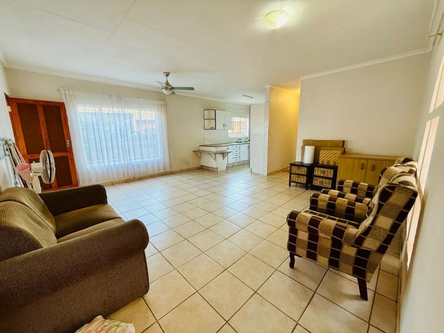 6 Bedroom Property for Sale in Theresa Park Gauteng