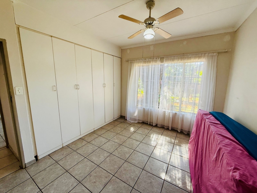 6 Bedroom Property for Sale in Theresa Park Gauteng