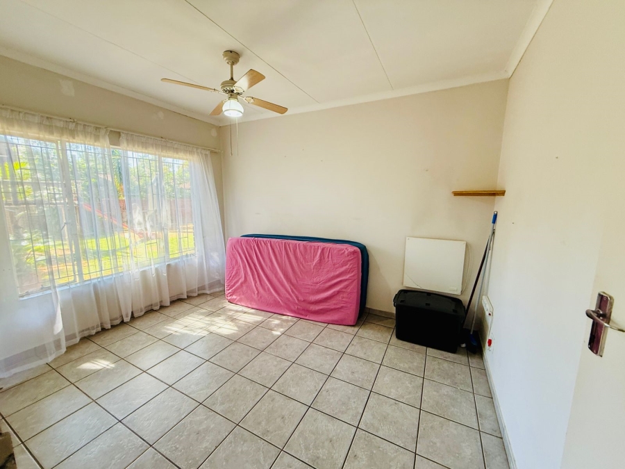 6 Bedroom Property for Sale in Theresa Park Gauteng