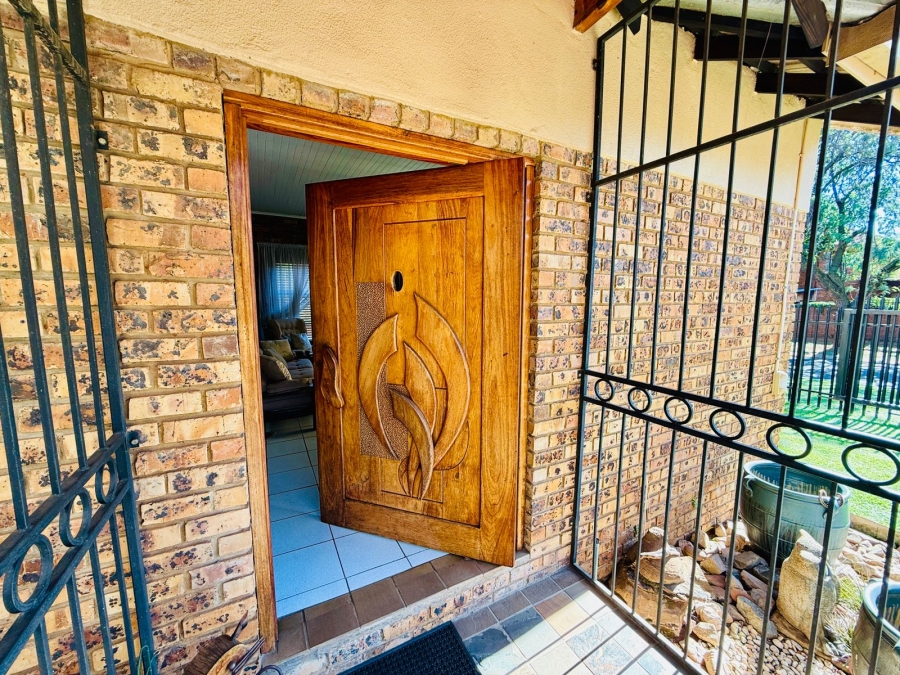 3 Bedroom Property for Sale in Theresa Park Gauteng