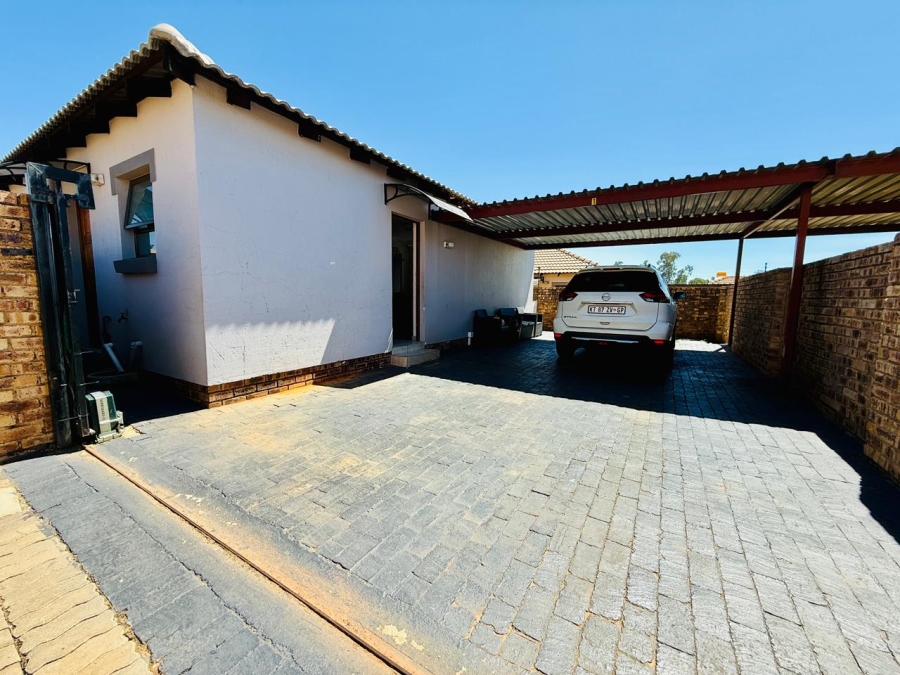 3 Bedroom Property for Sale in Chantelle Gauteng