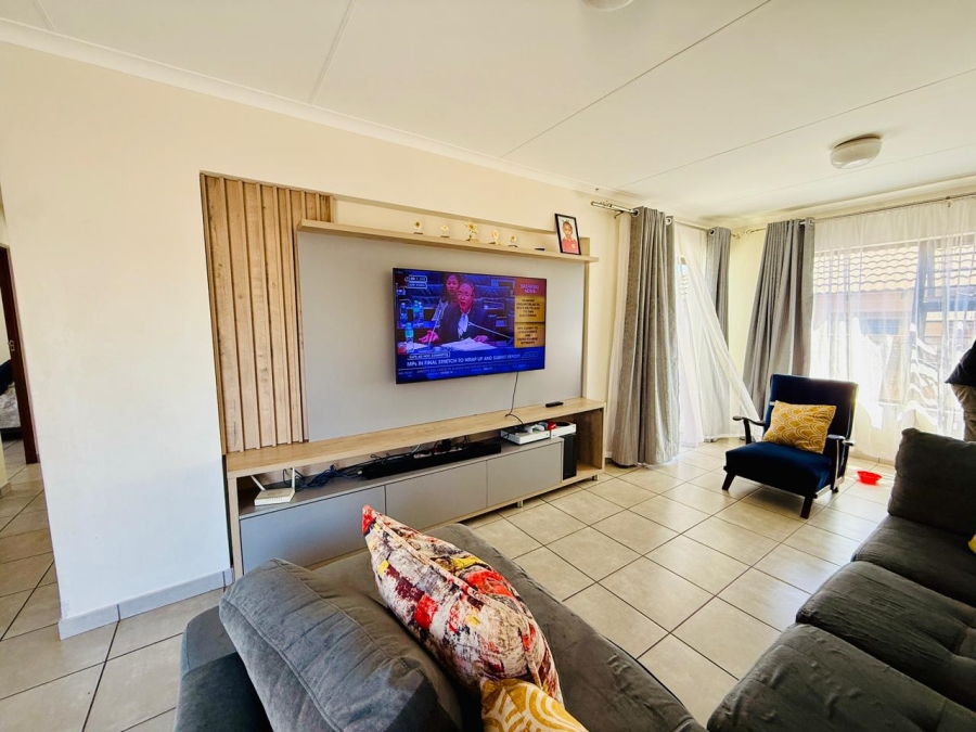 3 Bedroom Property for Sale in Chantelle Gauteng