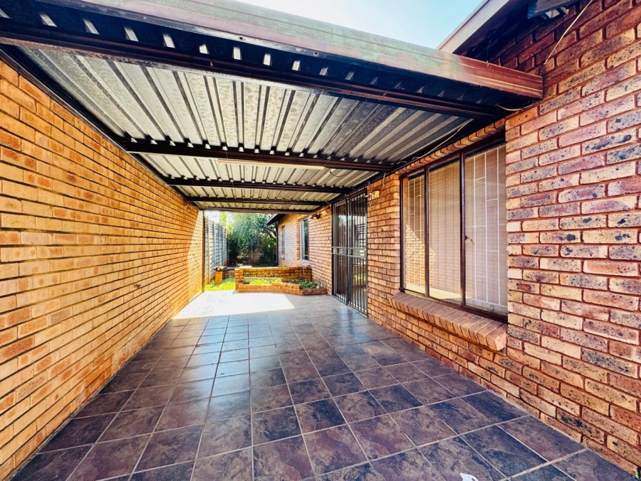 3 Bedroom Property for Sale in Doornpoort Gauteng