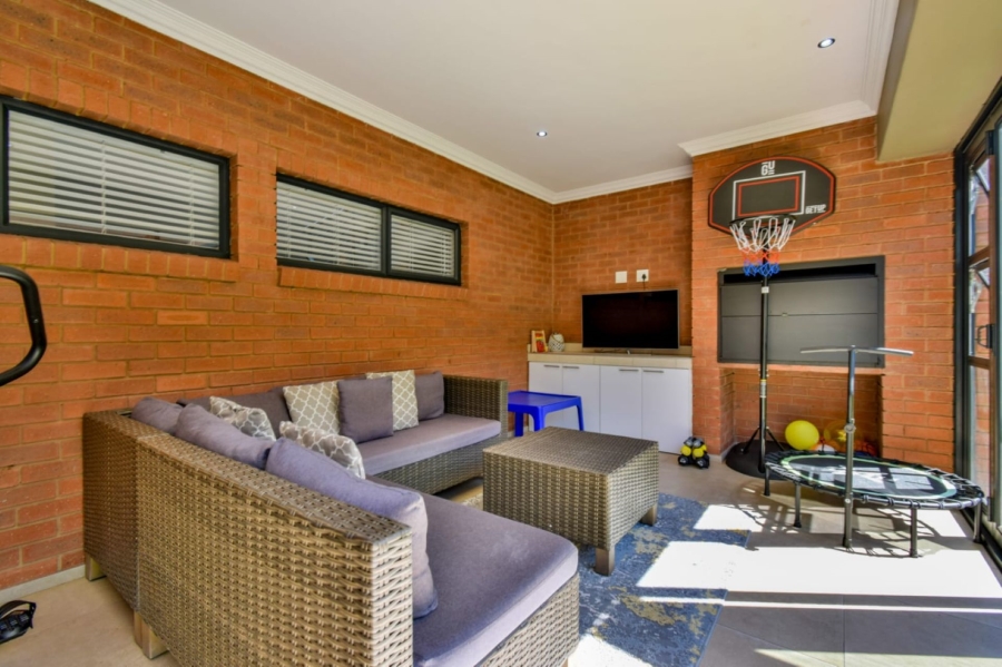 3 Bedroom Property for Sale in Midstream Meadows Gauteng