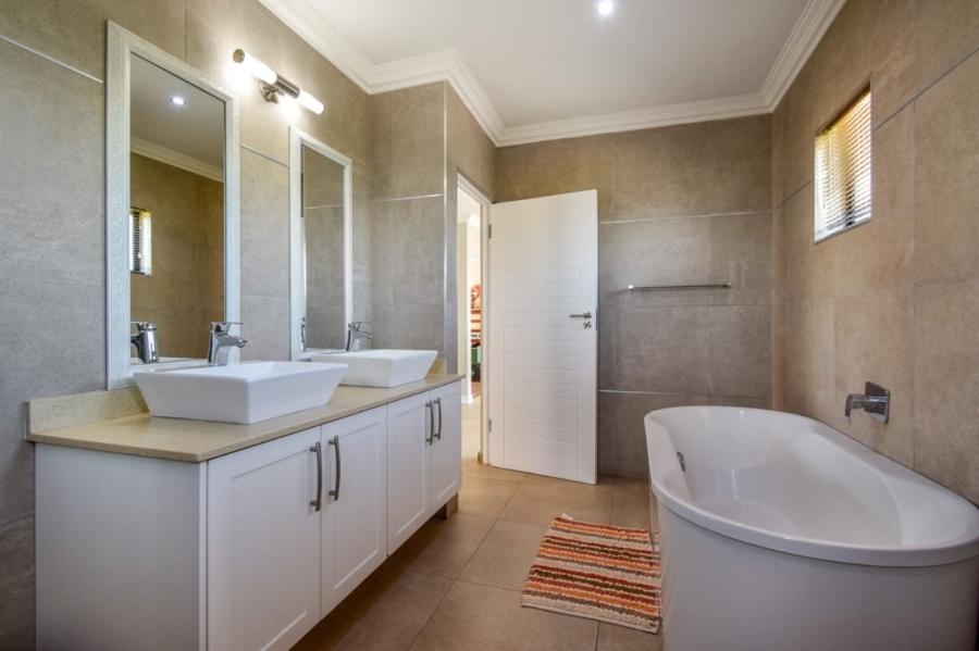 3 Bedroom Property for Sale in Midstream Meadows Gauteng