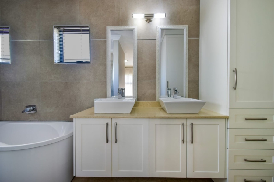 3 Bedroom Property for Sale in Midstream Meadows Gauteng