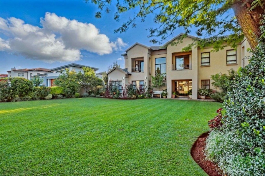 5 Bedroom Property for Sale in Zambezi Country Estate Gauteng