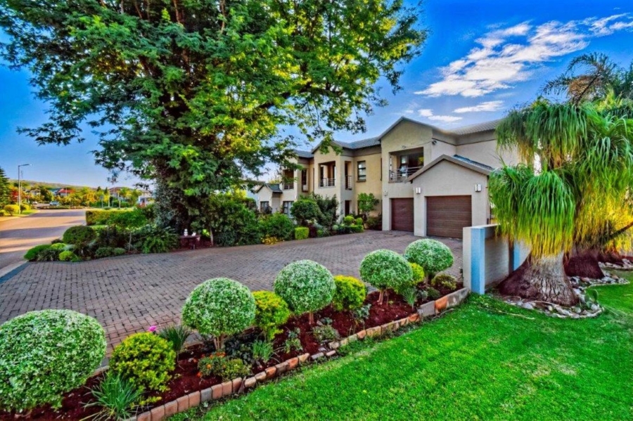 5 Bedroom Property for Sale in Zambezi Country Estate Gauteng