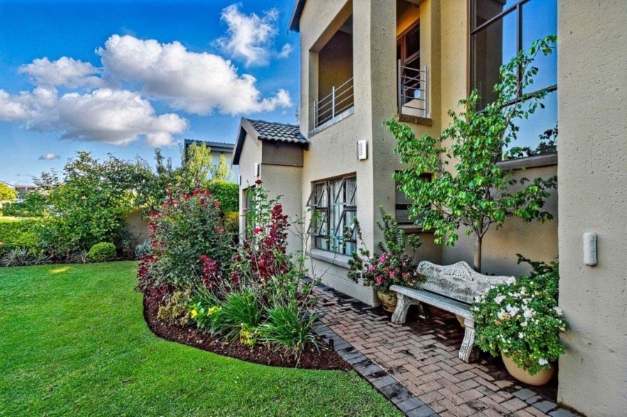 5 Bedroom Property for Sale in Zambezi Country Estate Gauteng