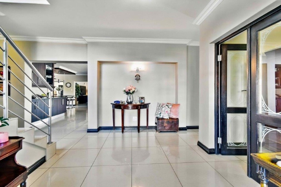 5 Bedroom Property for Sale in Zambezi Country Estate Gauteng