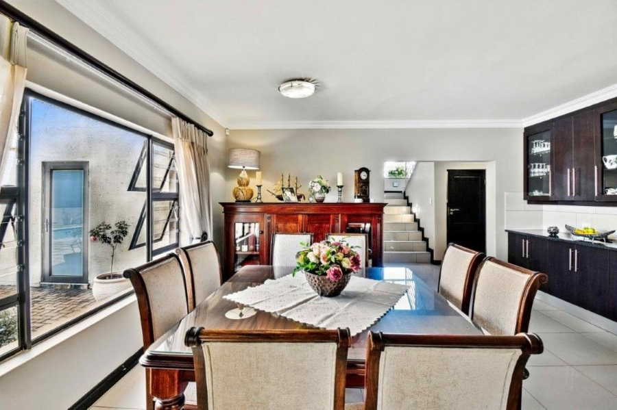 5 Bedroom Property for Sale in Zambezi Country Estate Gauteng