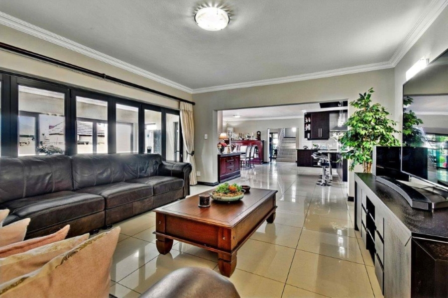 5 Bedroom Property for Sale in Zambezi Country Estate Gauteng