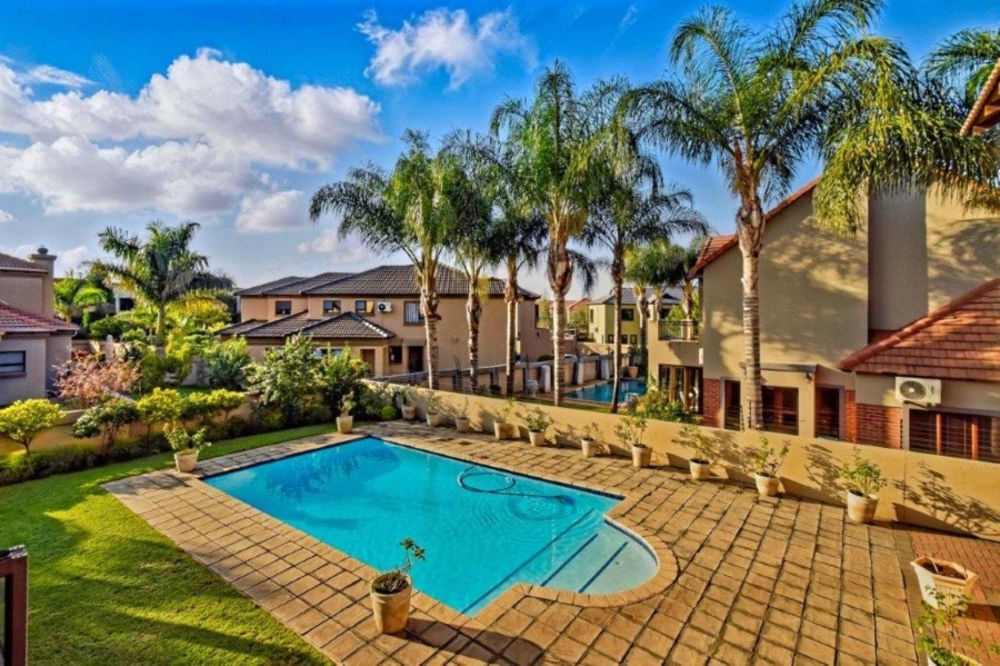 5 Bedroom Property for Sale in Zambezi Country Estate Gauteng