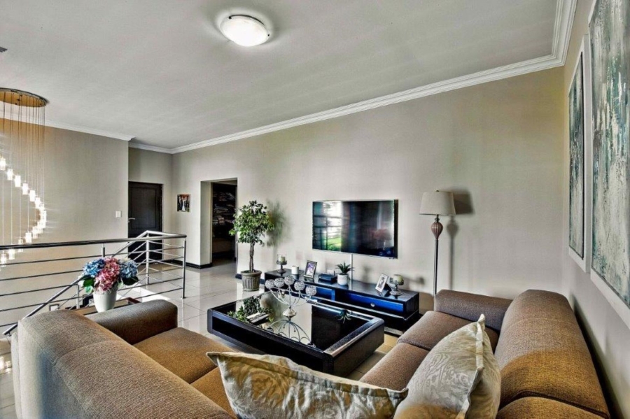 5 Bedroom Property for Sale in Zambezi Country Estate Gauteng