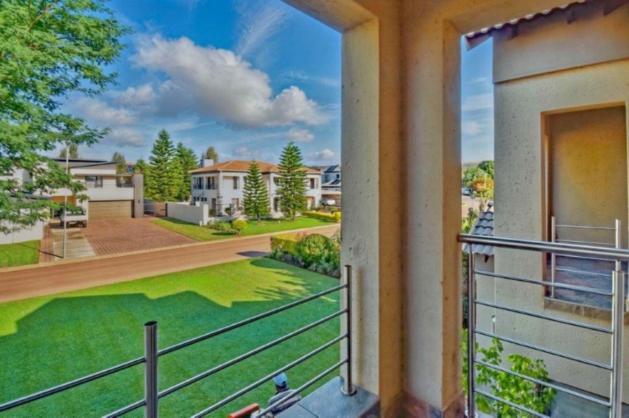 5 Bedroom Property for Sale in Zambezi Country Estate Gauteng