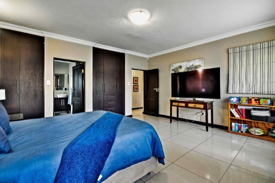 5 Bedroom Property for Sale in Zambezi Country Estate Gauteng