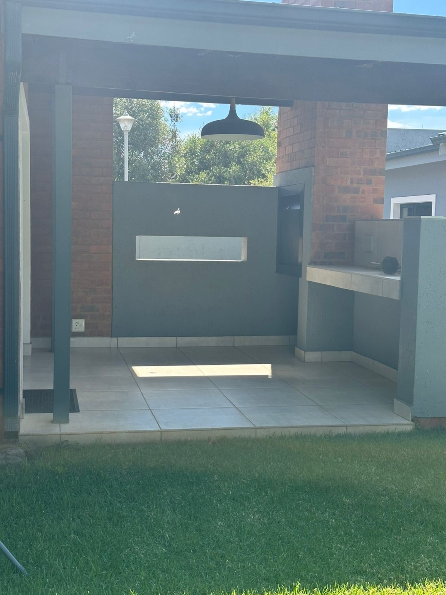 2 Bedroom Property for Sale in Montana Gauteng