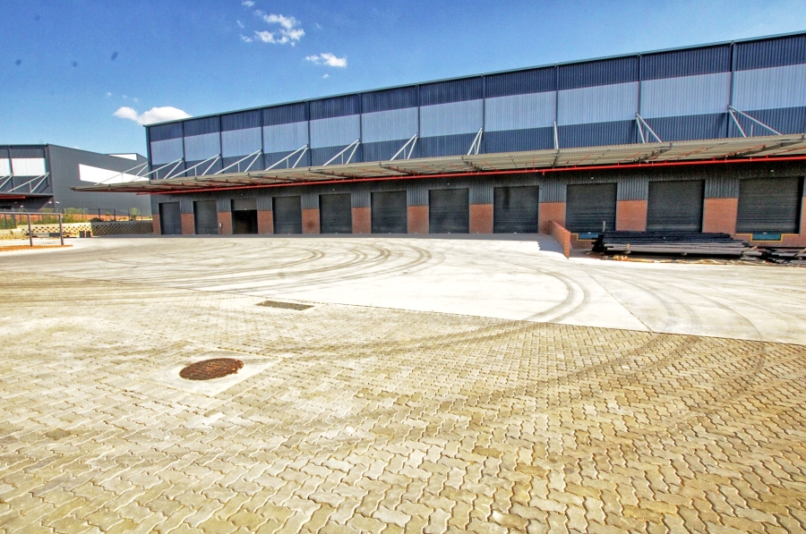 To Let commercial Property for Rent in North Riding Gauteng