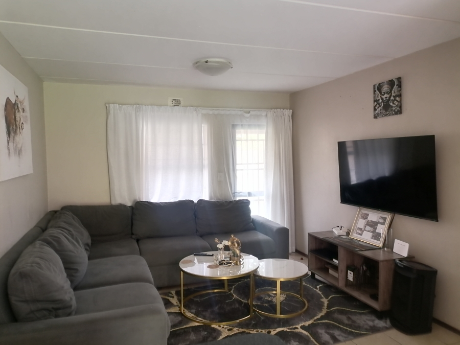 2 Bedroom Property for Sale in Noordwyk Gauteng