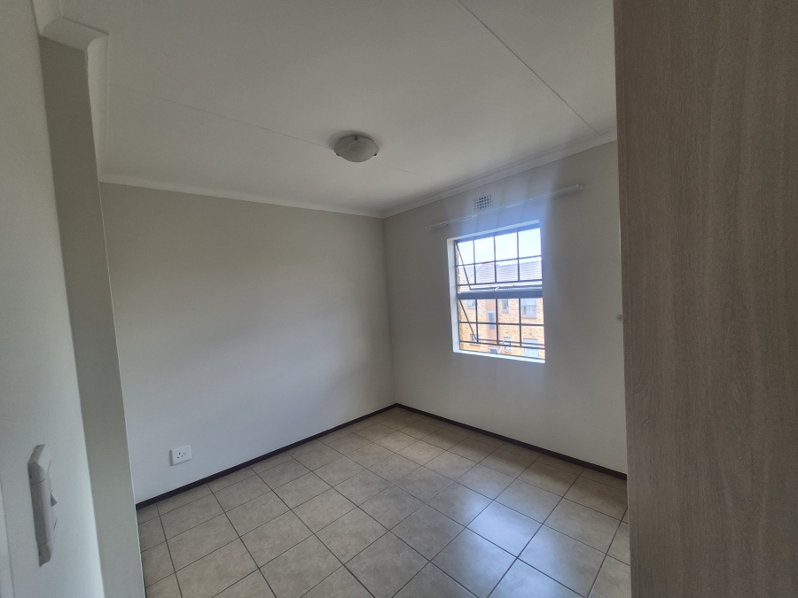 2 Bedroom Property for Sale in Noordwyk Gauteng