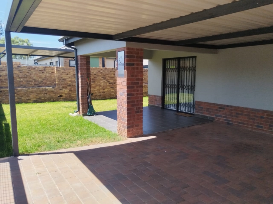 3 Bedroom Property for Sale in Lion Pride Gauteng