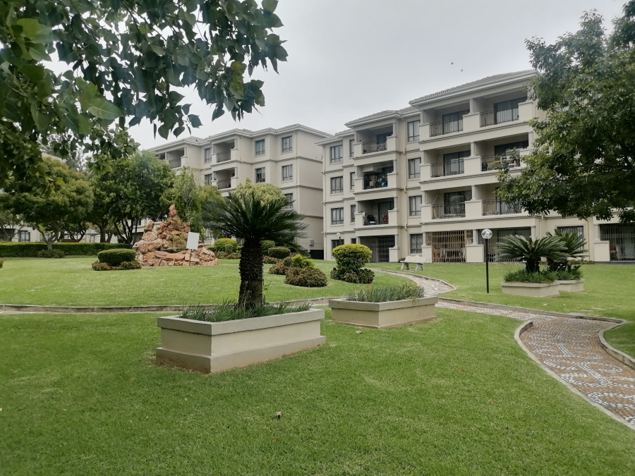 1 Bedroom Property for Sale in Noordwyk Gauteng