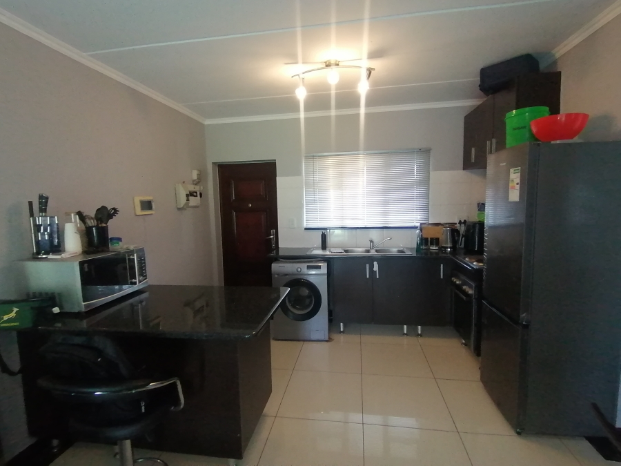 1 Bedroom Property for Sale in Noordwyk Gauteng