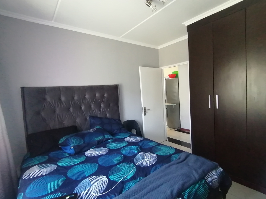 1 Bedroom Property for Sale in Noordwyk Gauteng