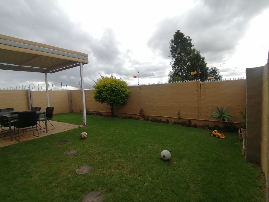 3 Bedroom Property for Sale in Noordwyk Gauteng