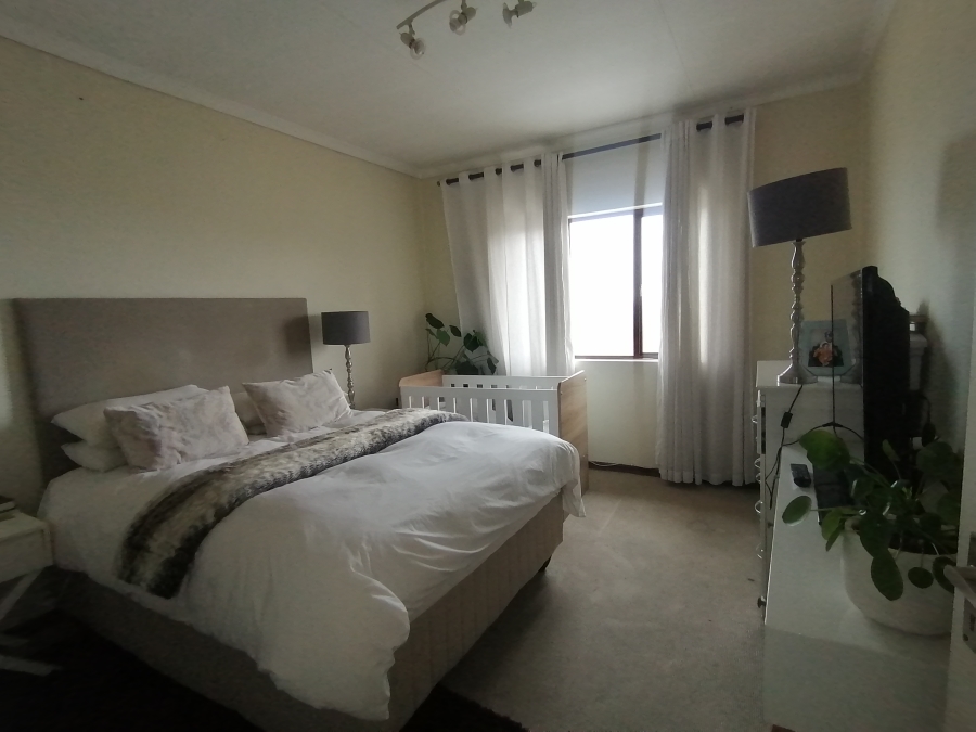 3 Bedroom Property for Sale in Noordwyk Gauteng