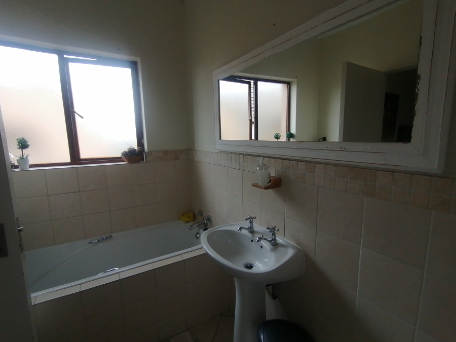 3 Bedroom Property for Sale in Noordwyk Gauteng