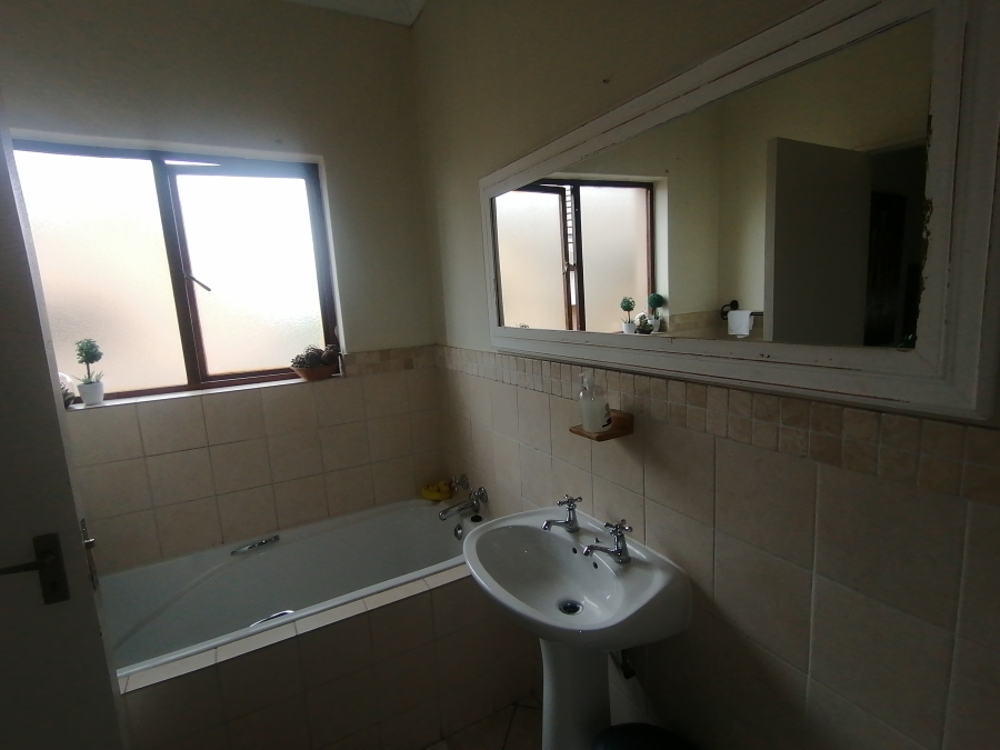 3 Bedroom Property for Sale in Noordwyk Gauteng