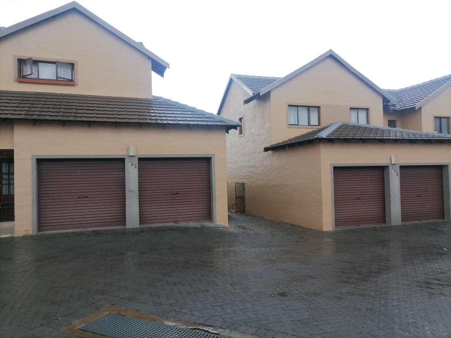 3 Bedroom Property for Sale in Noordwyk Gauteng