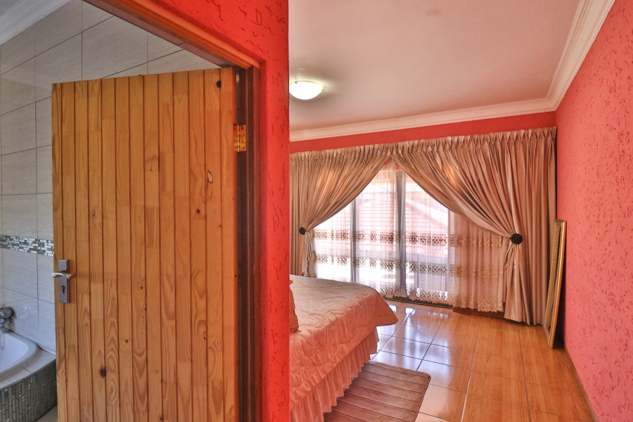 5 Bedroom Property for Sale in Amandasig Gauteng