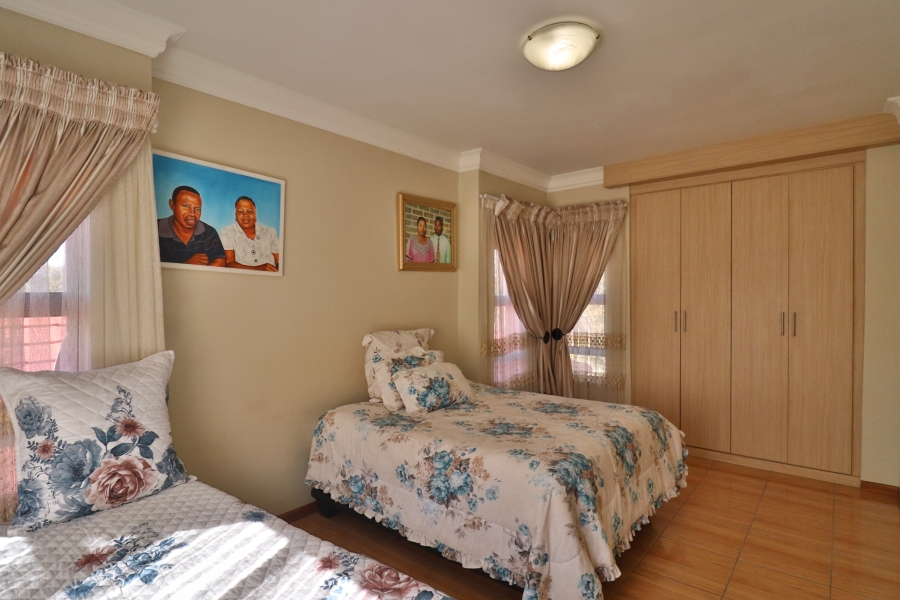 5 Bedroom Property for Sale in Amandasig Gauteng
