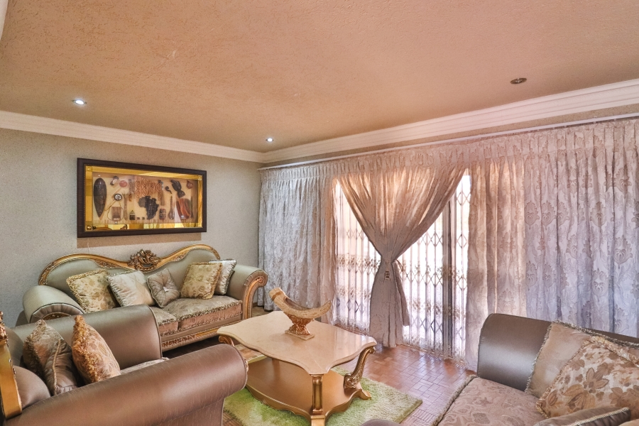 5 Bedroom Property for Sale in Amandasig Gauteng